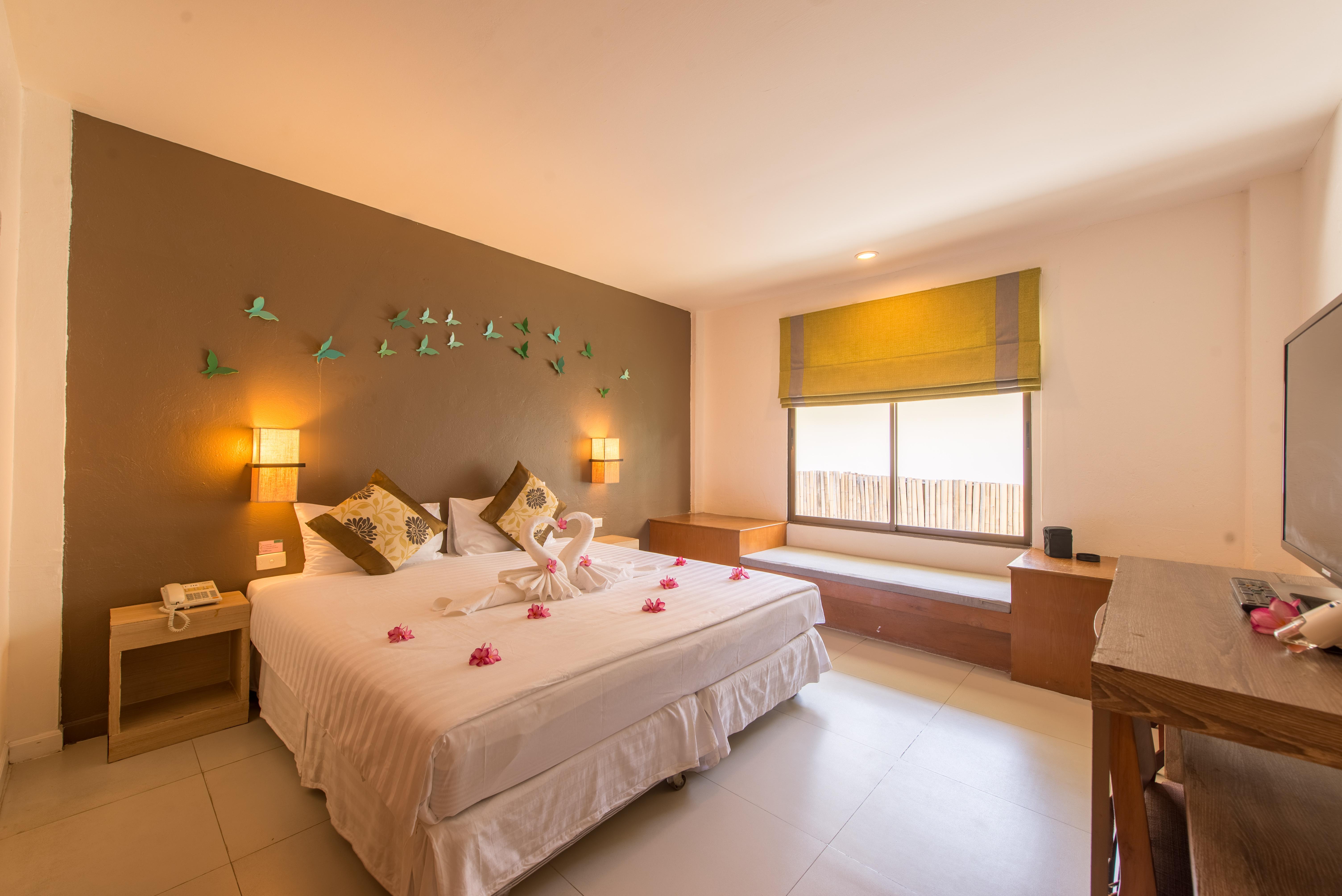 The Viridian Resort - Sha Plus Patong Bagian luar foto