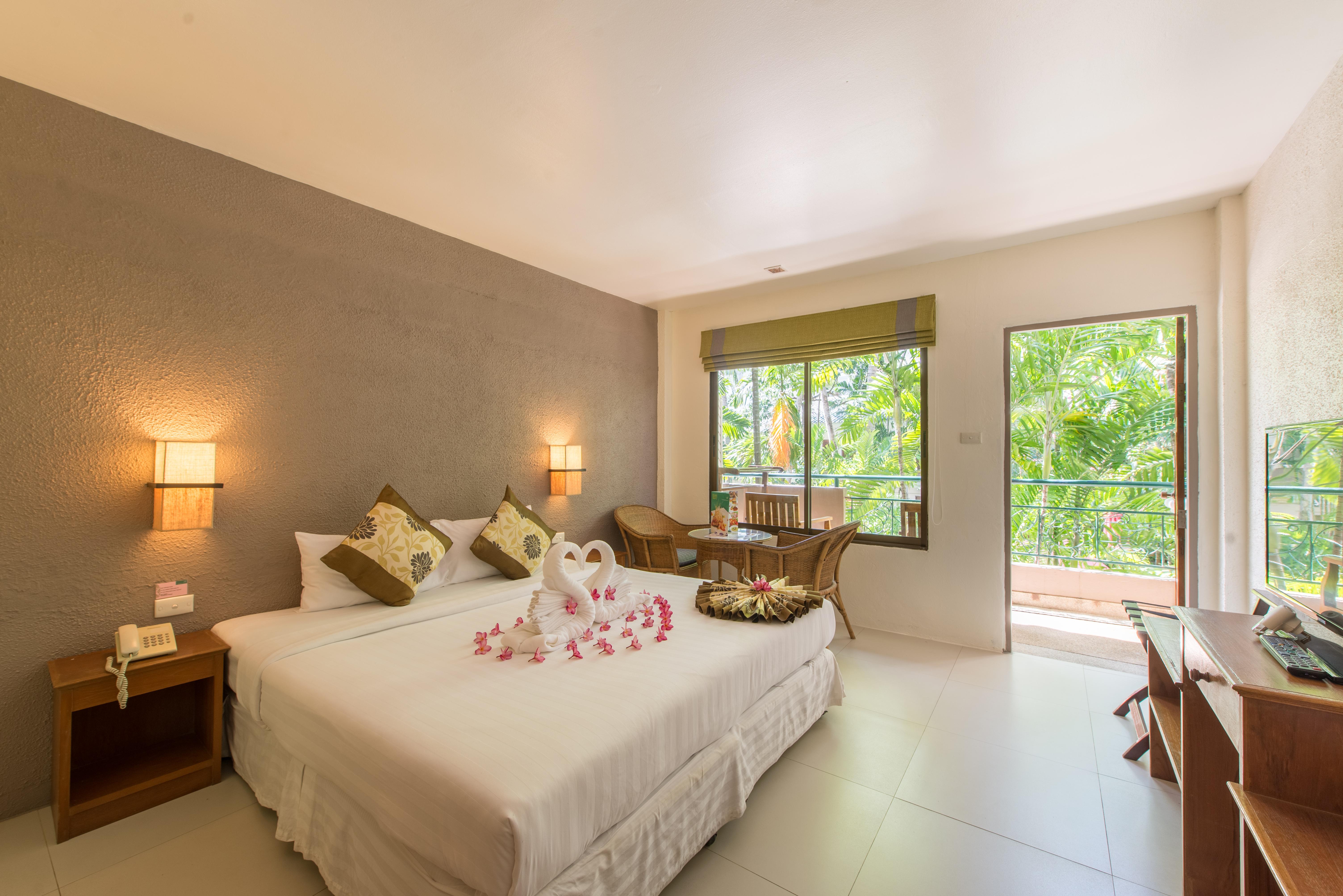 The Viridian Resort - Sha Plus Patong Bagian luar foto