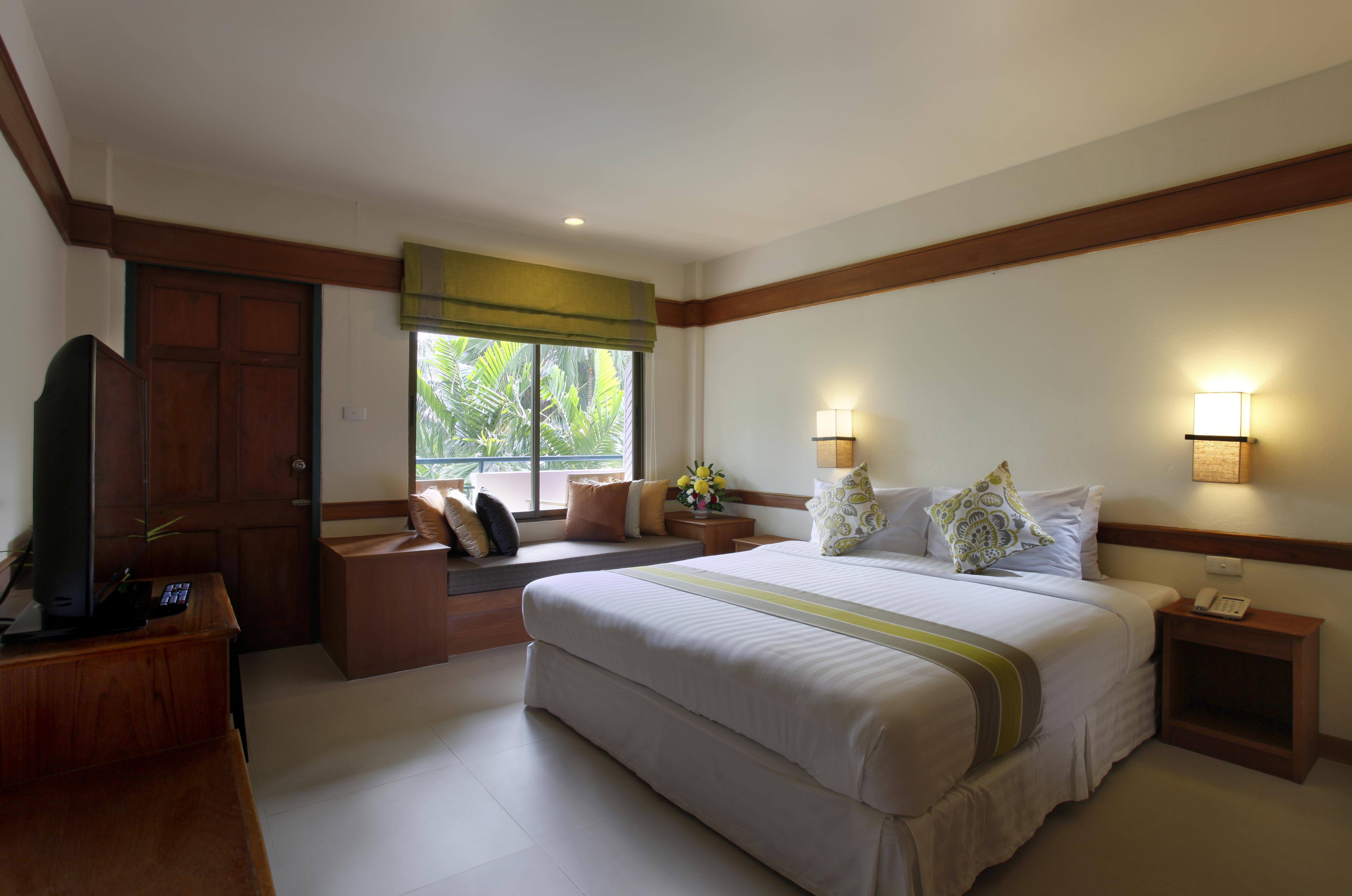 The Viridian Resort - Sha Plus Patong Bagian luar foto