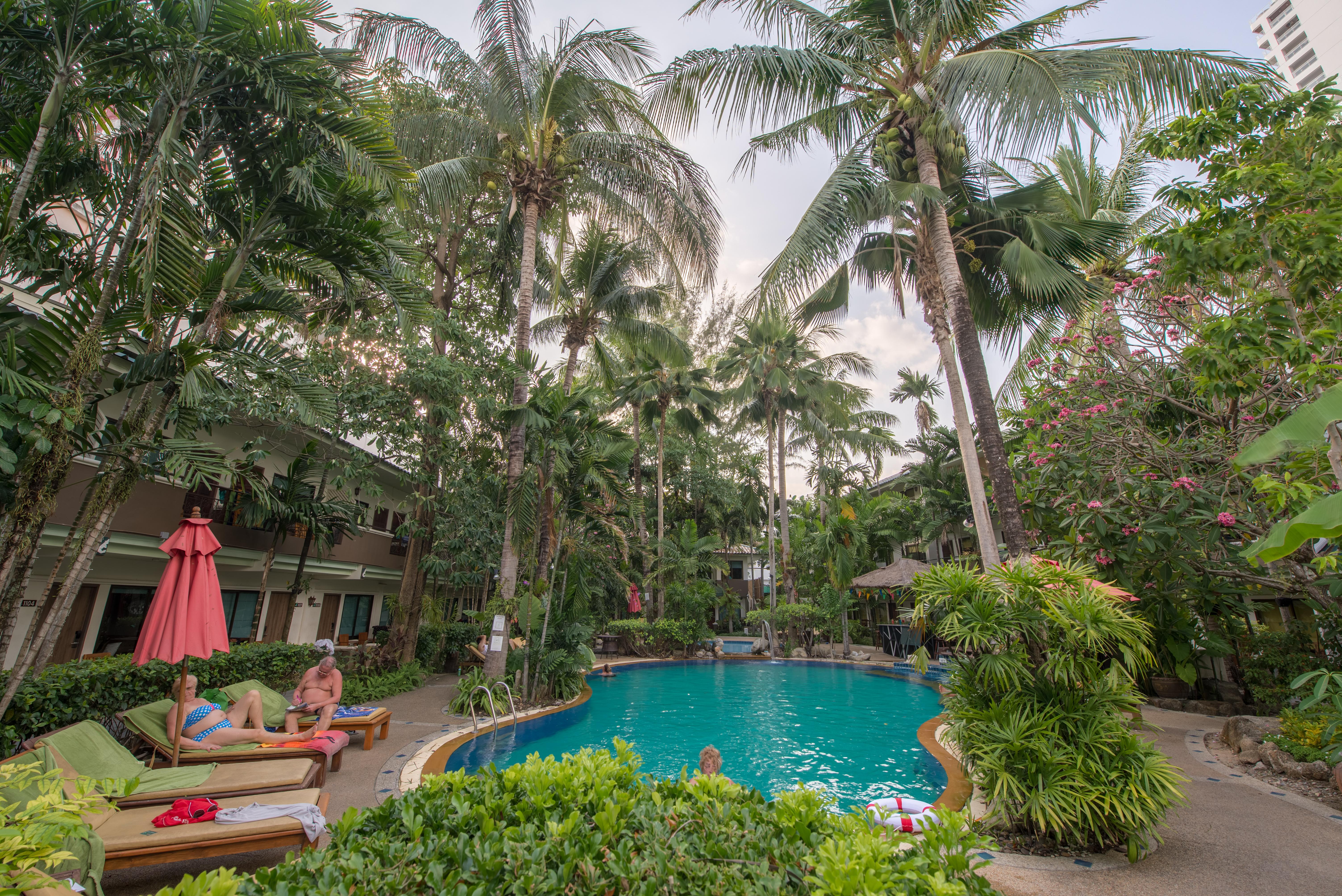 The Viridian Resort - Sha Plus Patong Bagian luar foto